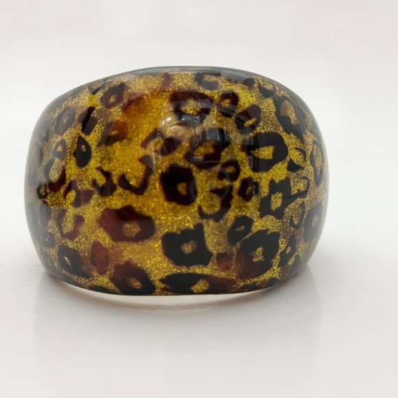 LUCITE BANGLE BRACELET, ANIMAL LEOPARD PRINT CONFETTI GLITTER CHUNKY JEWELRY 70s - Picture 6 of 6